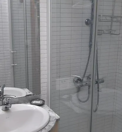 Aux 77 Nuitees Guest house Trilport